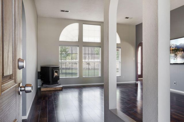 2595 Diamond Peak Drive NE, Rio Rancho, NM 87144