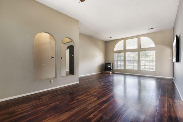 2595 Diamond Peak Drive NE, Rio Rancho, NM 87144