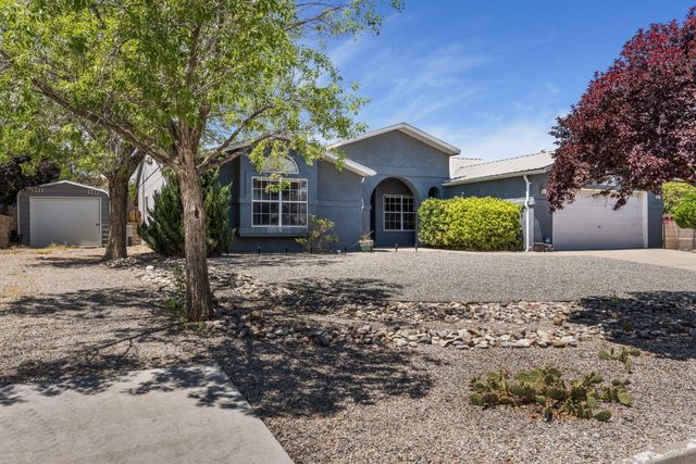 2595 Diamond Peak Drive NE, Rio Rancho, NM 87144