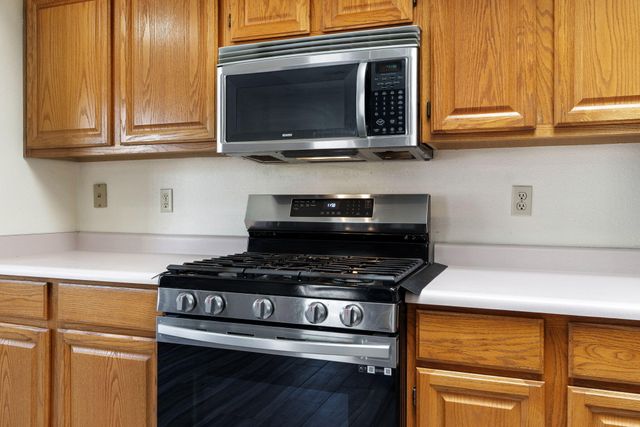 2595 Diamond Peak Drive NE, Rio Rancho, NM 87144
