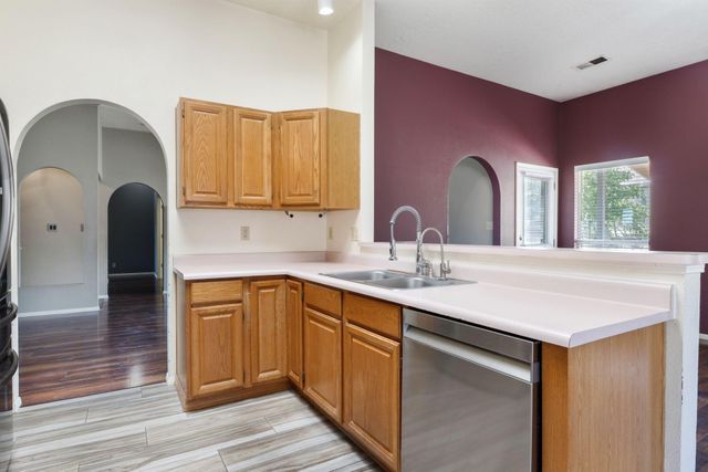 2595 Diamond Peak Drive NE, Rio Rancho, NM 87144