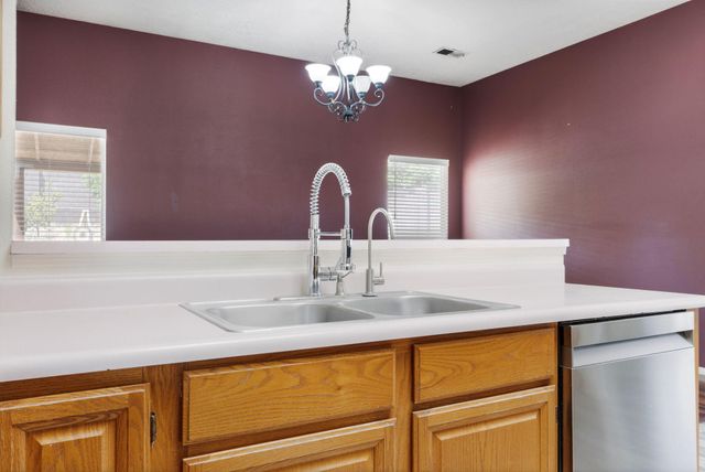 2595 Diamond Peak Drive NE, Rio Rancho, NM 87144