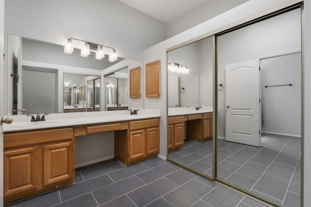 2595 Diamond Peak Drive NE, Rio Rancho, NM 87144