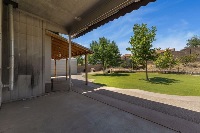 2595 Diamond Peak Drive NE, Rio Rancho, NM 87144