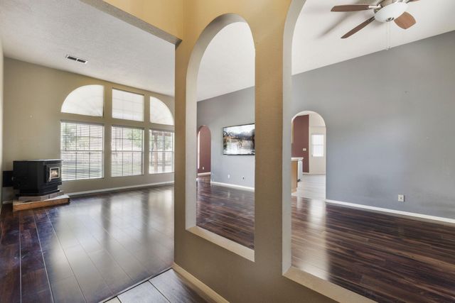 2595 Diamond Peak Drive NE, Rio Rancho, NM 87144