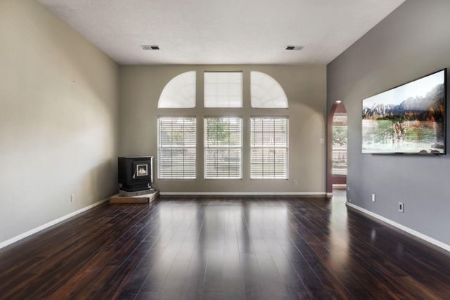 2595 Diamond Peak Drive NE, Rio Rancho, NM 87144