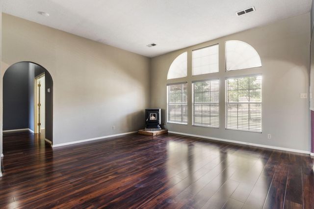 2595 Diamond Peak Drive NE, Rio Rancho, NM 87144
