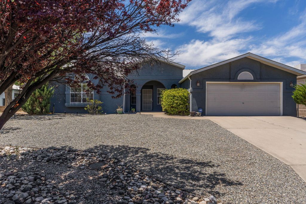 2595 Diamond Peak Drive NE, Rio Rancho, NM 87144