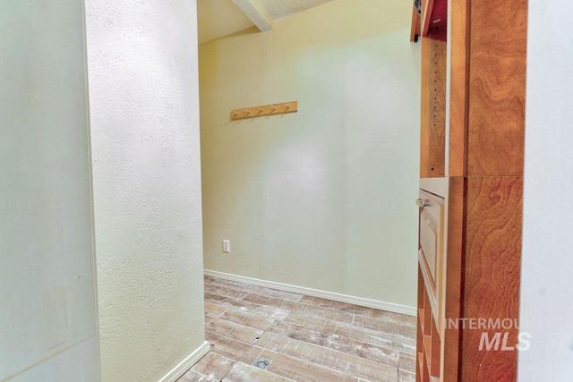 908 2nd Ave E, Jerome, ID 83338