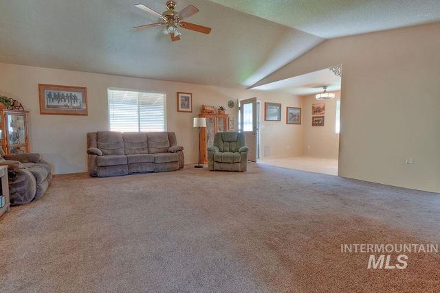 908 2nd Ave E, Jerome, ID 83338