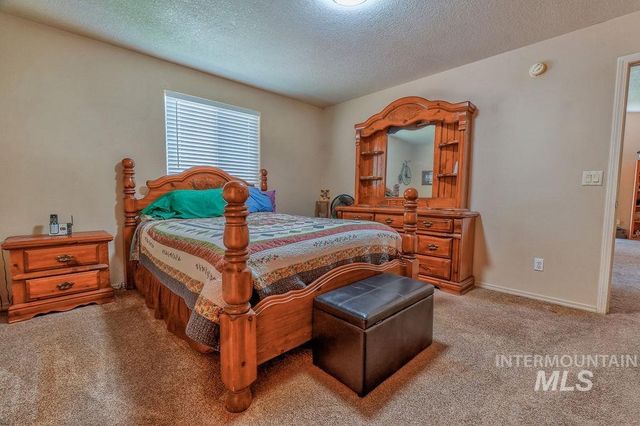 908 2nd Ave E, Jerome, ID 83338