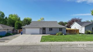 908 2nd Ave E, Jerome, ID 83338