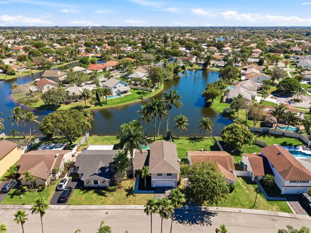 820 Rock Hill Avenue, Davie, FL 33325