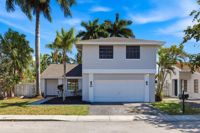 820 Rock Hill Avenue, Davie, FL 33325