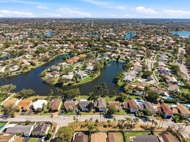 820 Rock Hill Avenue, Davie, FL 33325