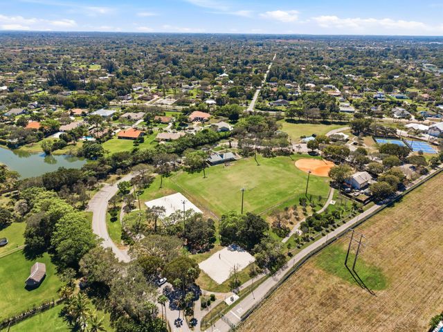 820 Rock Hill Avenue, Davie, FL 33325