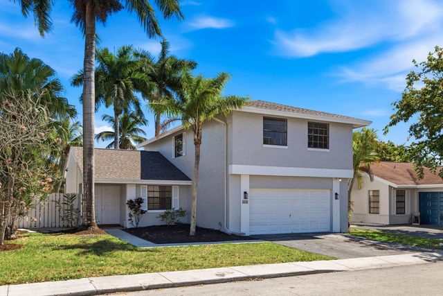 820 Rock Hill Avenue, Davie, FL 33325