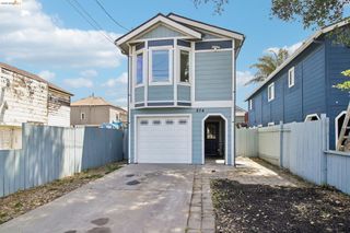 874 Pine St, Oakland, CA 94607