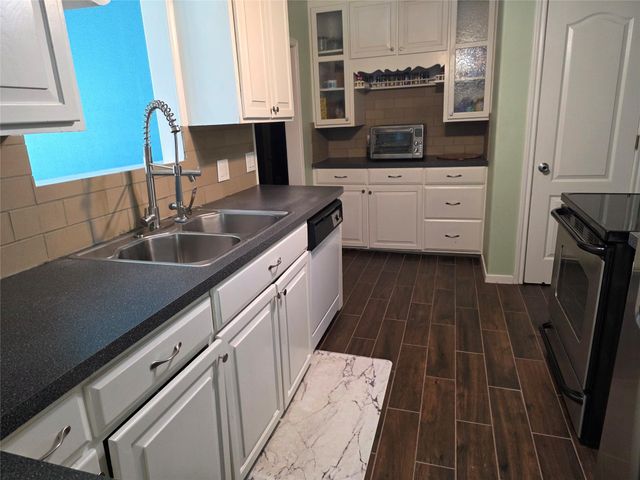 3632 W Meadow Lane, Dickinson, TX 77539