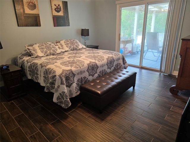 3632 W Meadow Lane, Dickinson, TX 77539