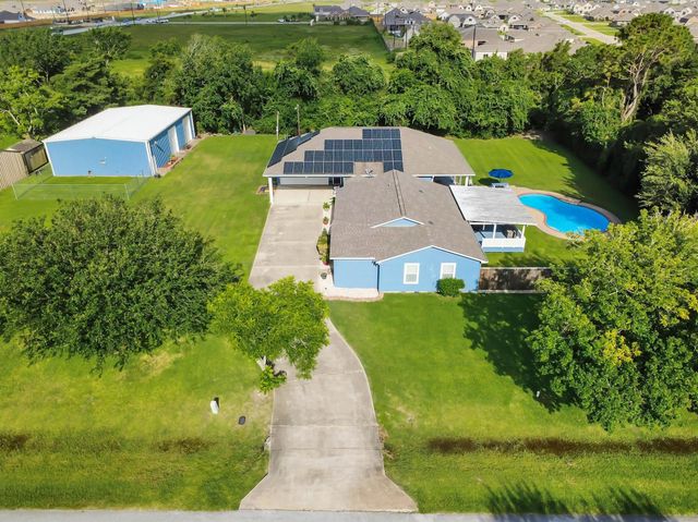 3632 W Meadow Lane, Dickinson, TX 77539