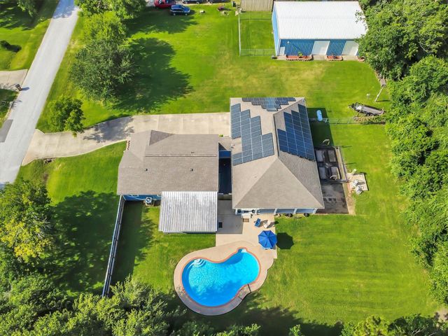3632 W Meadow Lane, Dickinson, TX 77539