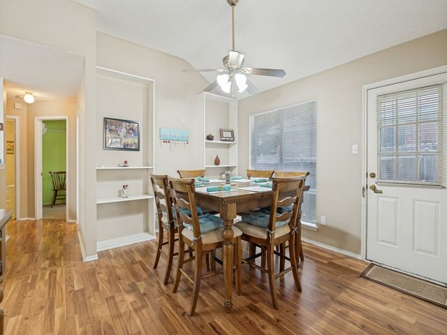 629 Forest Oaks Drive, Grand Prairie, TX 75052