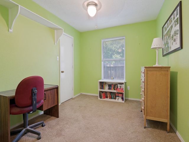 629 Forest Oaks Drive, Grand Prairie, TX 75052