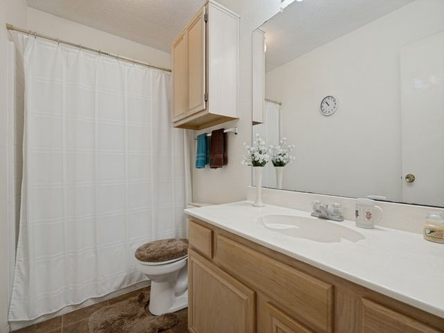 629 Forest Oaks Drive, Grand Prairie, TX 75052