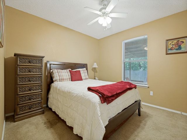 629 Forest Oaks Drive, Grand Prairie, TX 75052