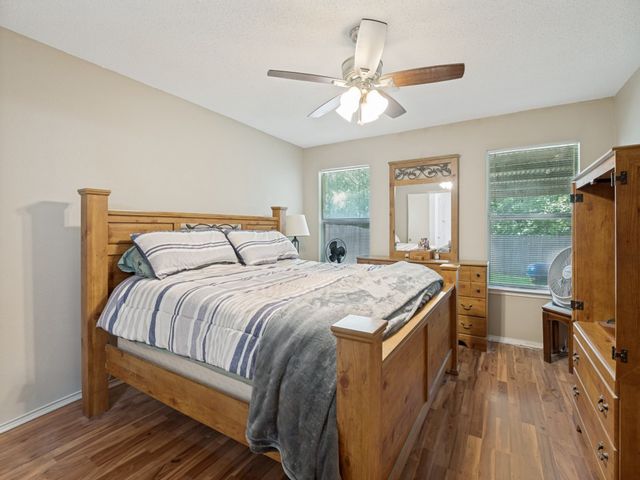 629 Forest Oaks Drive, Grand Prairie, TX 75052
