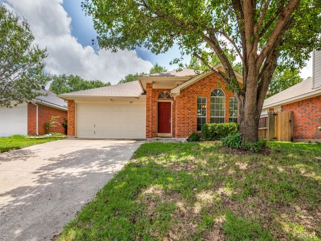 629 Forest Oaks Drive, Grand Prairie, TX 75052