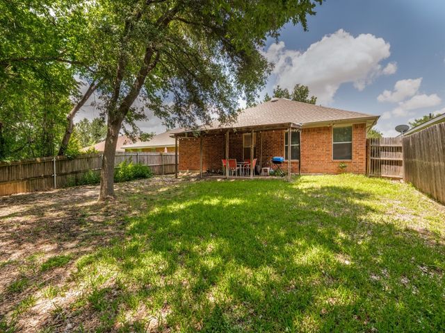 629 Forest Oaks Drive, Grand Prairie, TX 75052