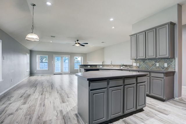 431 Cardinal Oaks, League City, TX 77565