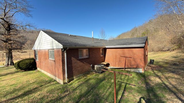 408 Hwy. 421, Mckee, KY 40447