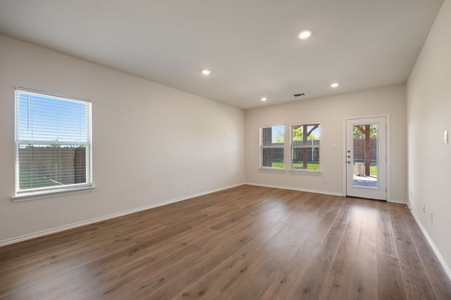 1701 Elm Fork Bend, Crandall, TX 75114