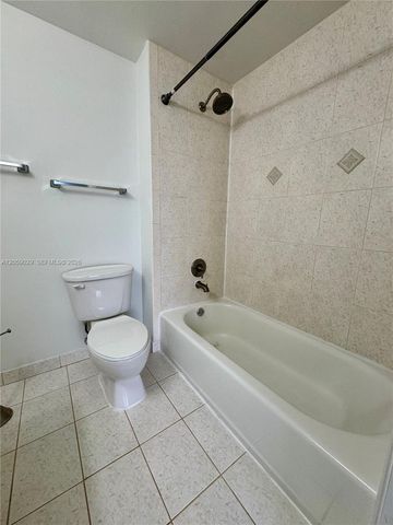16743 Hemingway Dr 16743, Weston, FL 33326