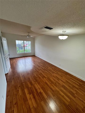 16743 Hemingway Dr 16743, Weston, FL 33326