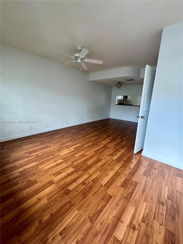 16743 Hemingway Dr 16743, Weston, FL 33326