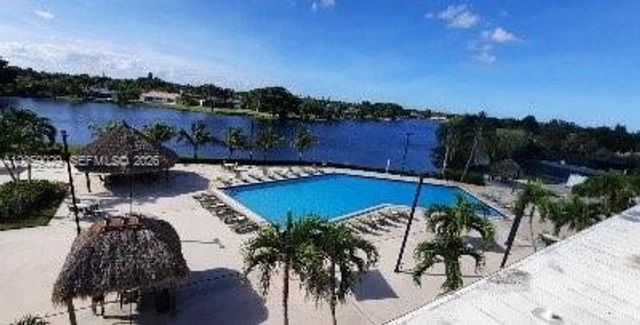 16743 Hemingway Dr 16743, Weston, FL 33326