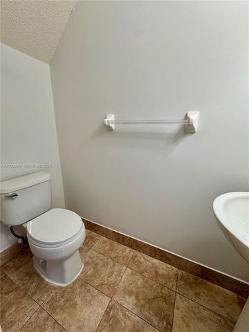 16743 Hemingway Dr 16743, Weston, FL 33326