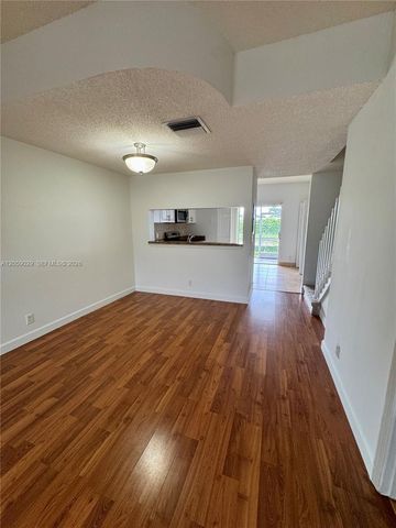 16743 Hemingway Dr 16743, Weston, FL 33326