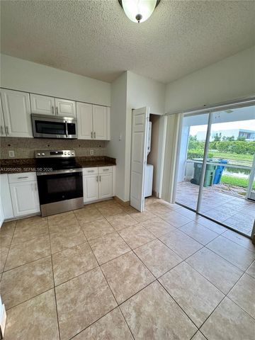 16743 Hemingway Dr 16743, Weston, FL 33326