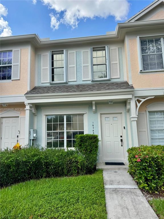 16743 Hemingway Dr 16743, Weston, FL 33326