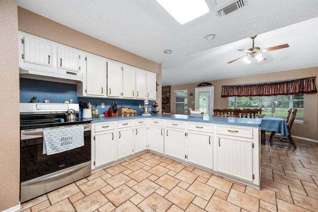 447 County Road 545, Alvin, TX 77511
