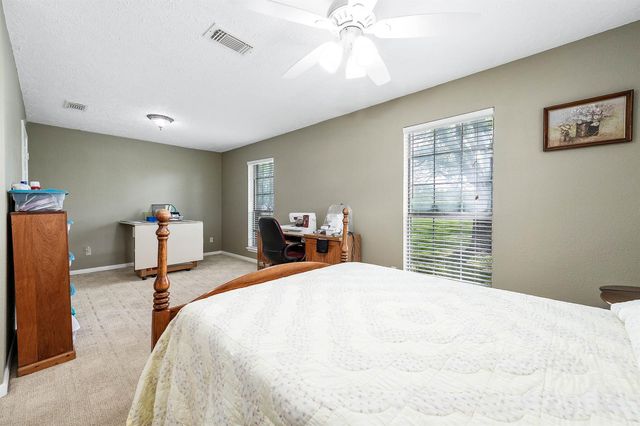 447 County Road 545, Alvin, TX 77511