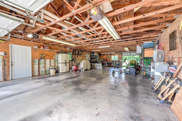 447 County Road 545, Alvin, TX 77511