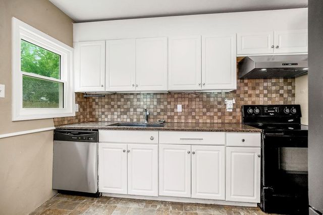 2946 N 77th Street, Kansas City, KS 66109