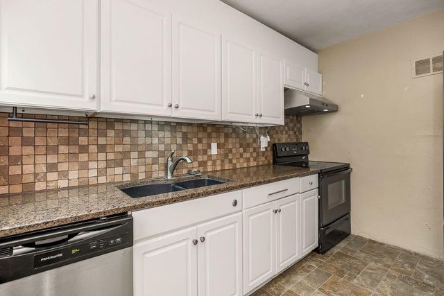2946 N 77th Street, Kansas City, KS 66109