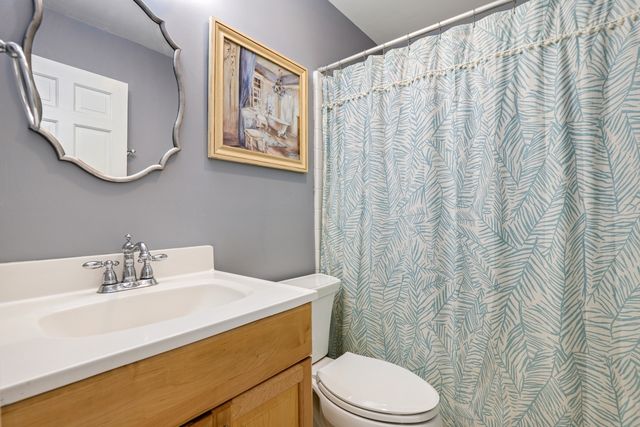 16 S Birchwood Drive, Naperville, IL 60540